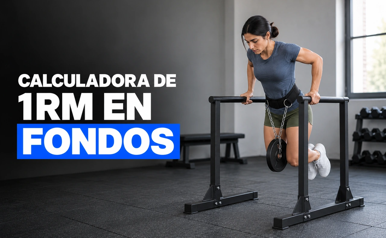 Deportista realizando un fondo en paralelas con un disco sujeto a un cinturón de lastre. Titular: «Calculadora de 1RM en fondos».