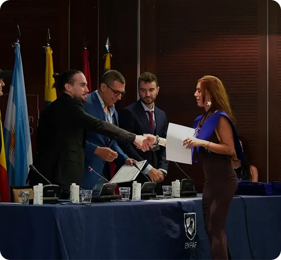 Entrega de títulos del máster de ENFAF y la Universidad Europea Miguel de Cervantes