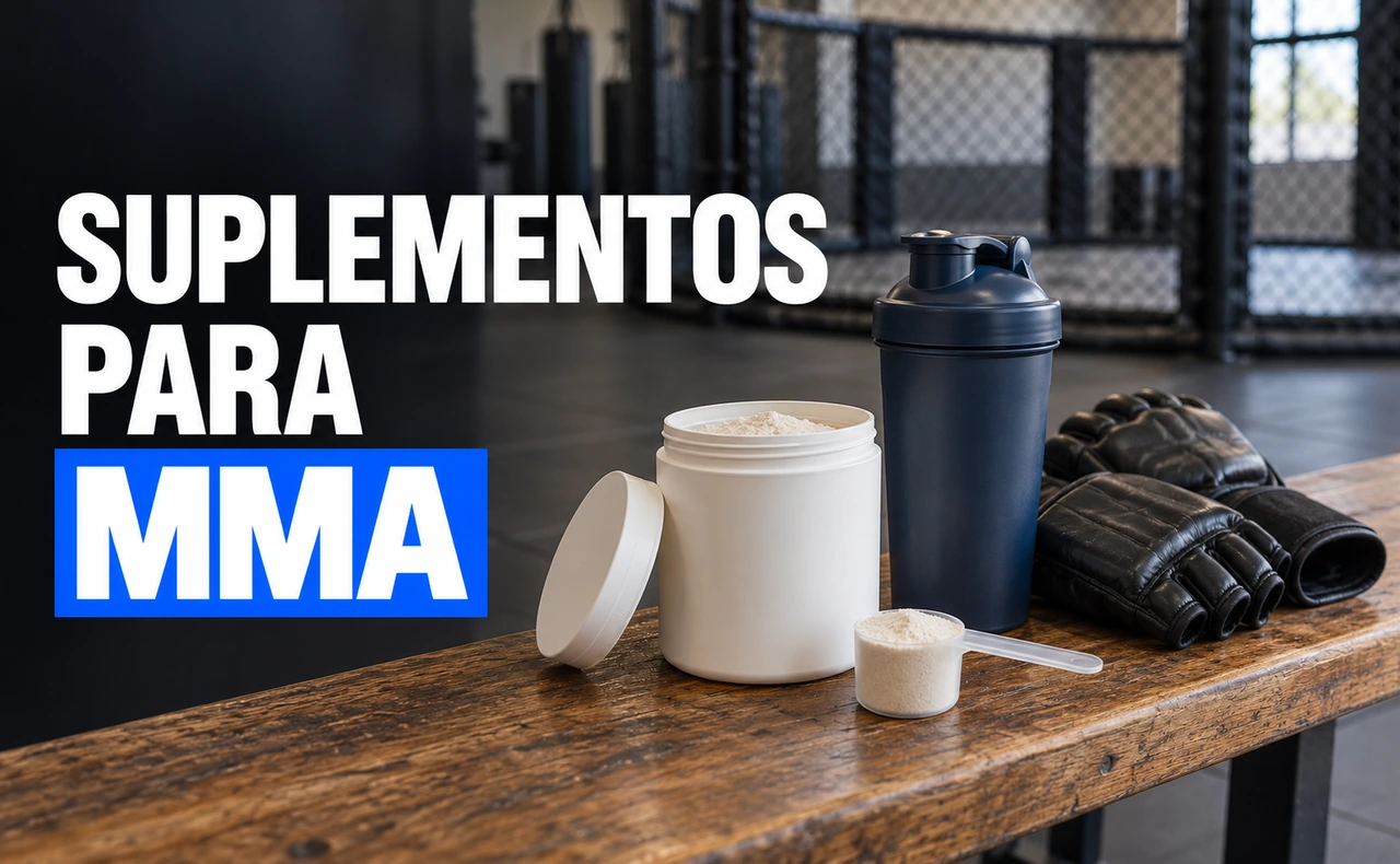 Envase abierto con polvo y cacito, mezclador azul y guantes de MMA sobre un banco de madera, junto al titular «Suplementos para MMA».